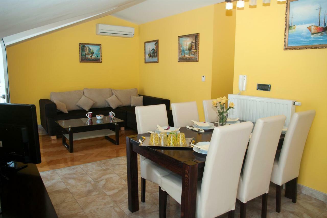 Beautiful Villa 6 Metres From Sea Grebastica Bagian luar foto
