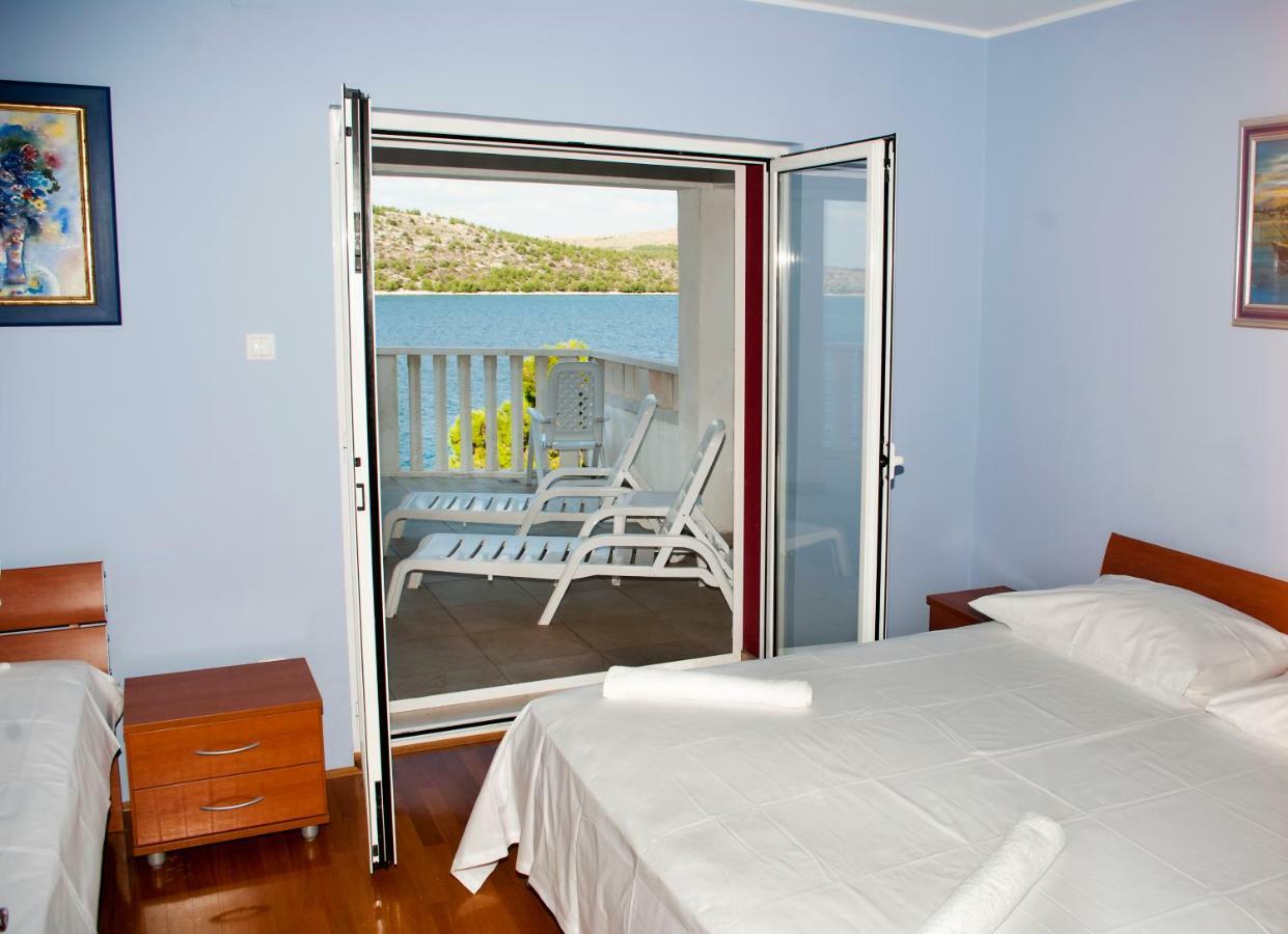 Beautiful Villa 6 Metres From Sea Grebastica Bagian luar foto