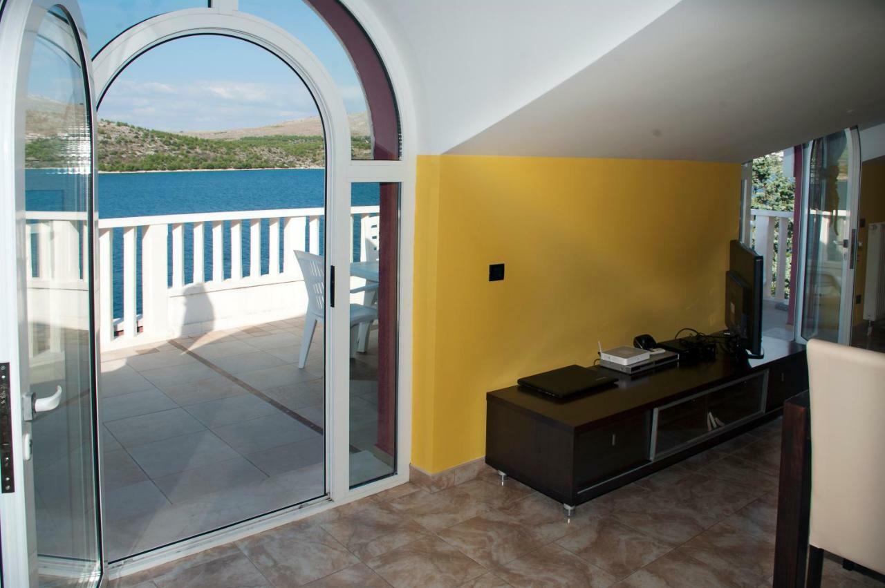 Beautiful Villa 6 Metres From Sea Grebastica Bagian luar foto