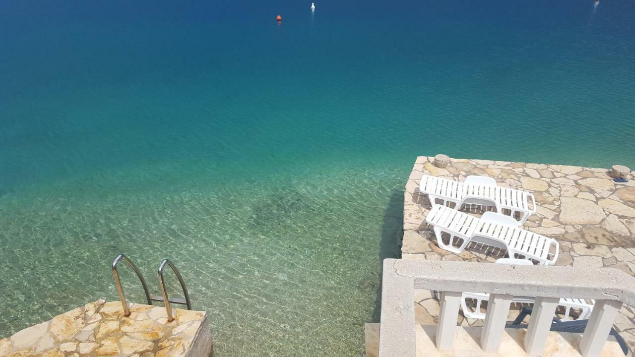Beautiful Villa 6 Metres From Sea Grebastica Bagian luar foto